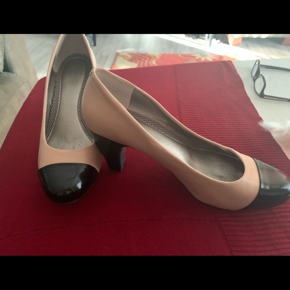 Cute Pin up style Easy Spirit cream/black heels